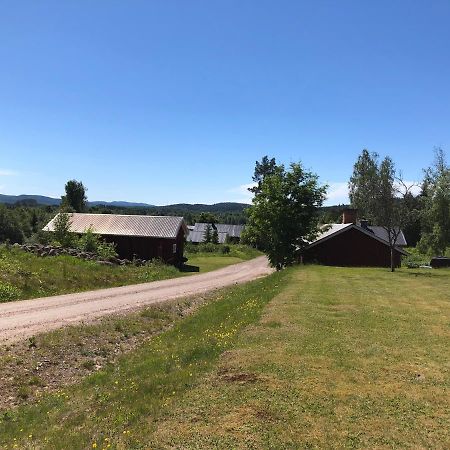 Mysig Timmerstuga Med Braskamin Naera Hovfjaellet Torsby Luaran gambar