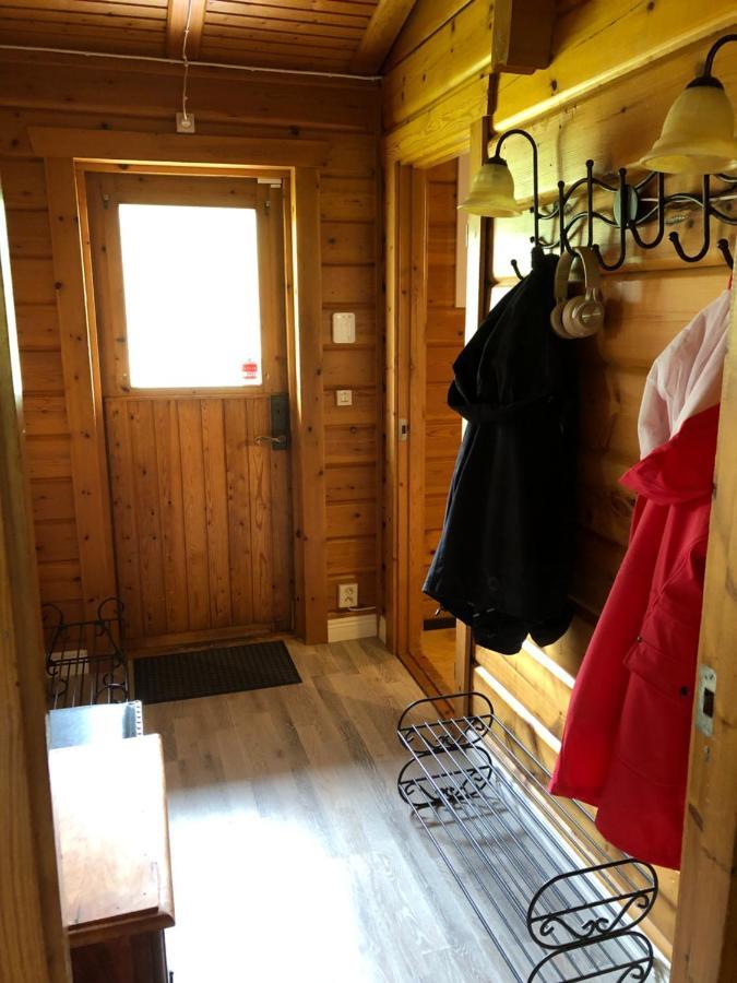 Mysig Timmerstuga Med Braskamin Naera Hovfjaellet Torsby Luaran gambar