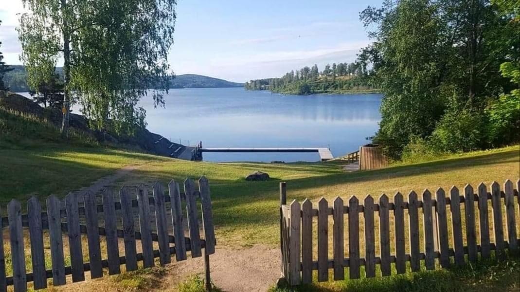 Mysig Timmerstuga Med Braskamin Naera Hovfjaellet Torsby Luaran gambar
