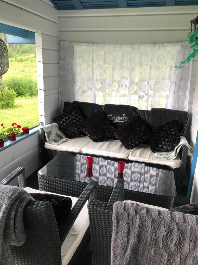 Mysig Timmerstuga Med Braskamin Naera Hovfjaellet Torsby Luaran gambar