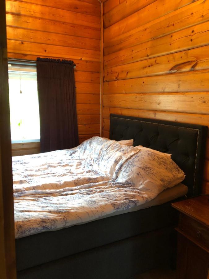 Mysig Timmerstuga Med Braskamin Naera Hovfjaellet Torsby Luaran gambar