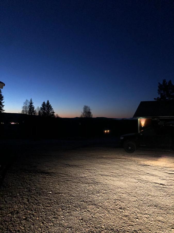 Mysig Timmerstuga Med Braskamin Naera Hovfjaellet Torsby Luaran gambar